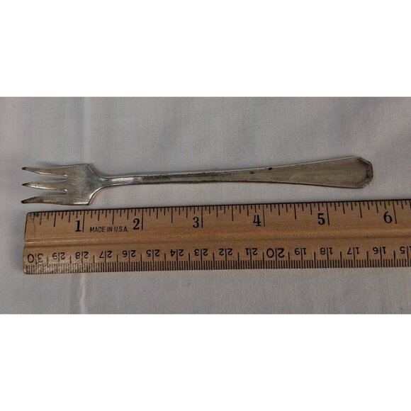 VTG Mixed Lot of 3 Silverplate Forks: 2 Cocktail Seafood Forks & 1 Dinner Fork - Picture 4 of 8